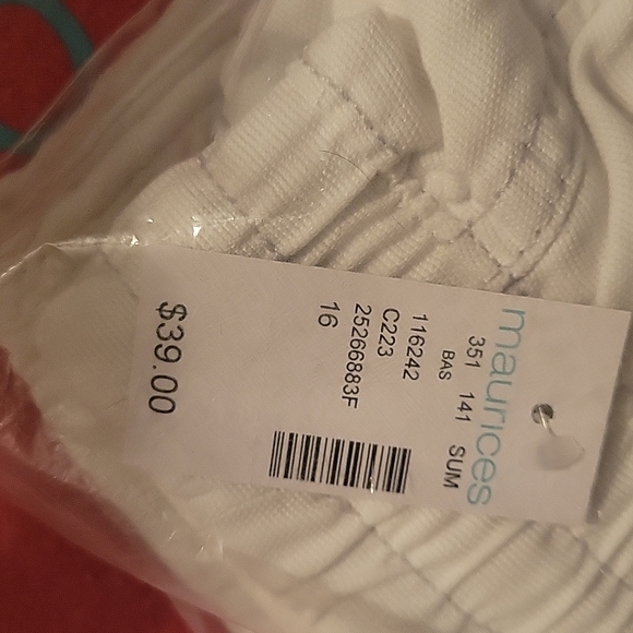 4 pairs of maurices pants. - Picture 10 of 10